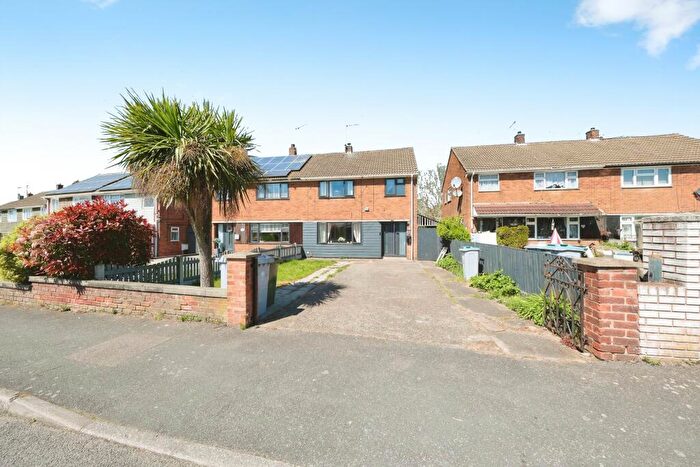 3 Bedroom Semi-Detached House For Sale In Highfield Road, Mansfield, NG21