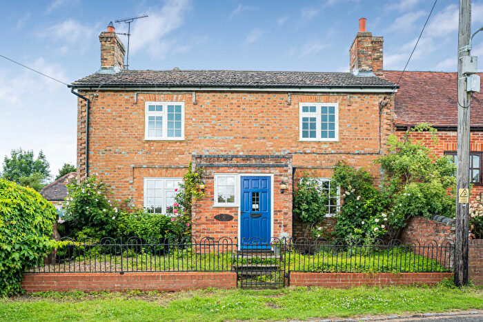 4 Bedroom Semi-Detached House For Sale In Main Street, Charndon, OX27