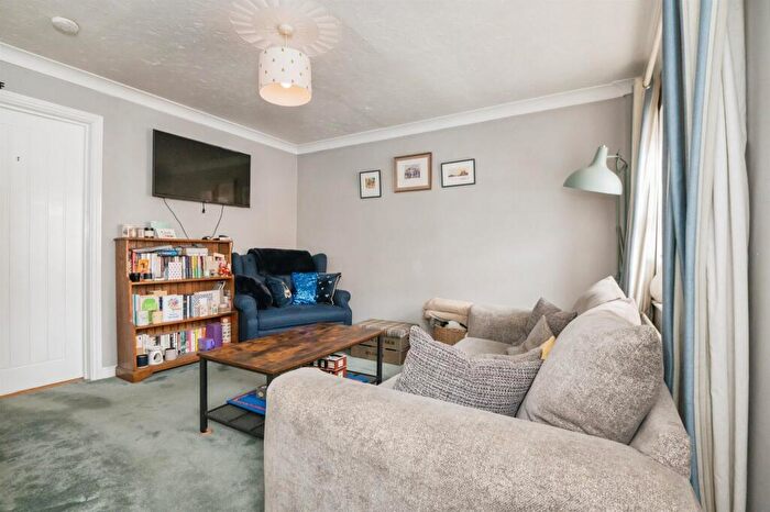 2 Bedroom Terraced House For Sale In Chelveston Crescent, Southampton, SO16