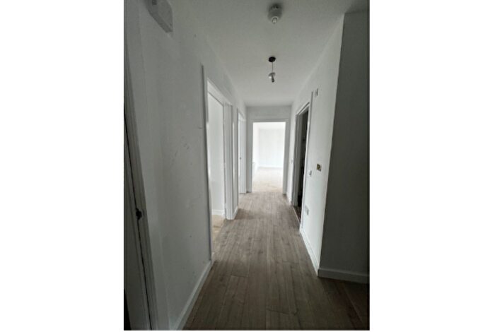 2 Bedroom Flat To Rent In , Armour Street, G31