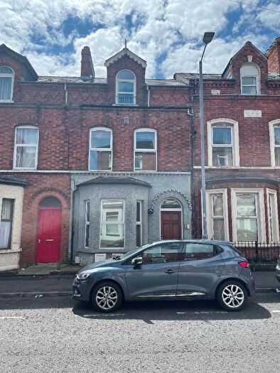 2 Bedroom Flat To Rent In Fitzroy Avenue, Belfast, BT7