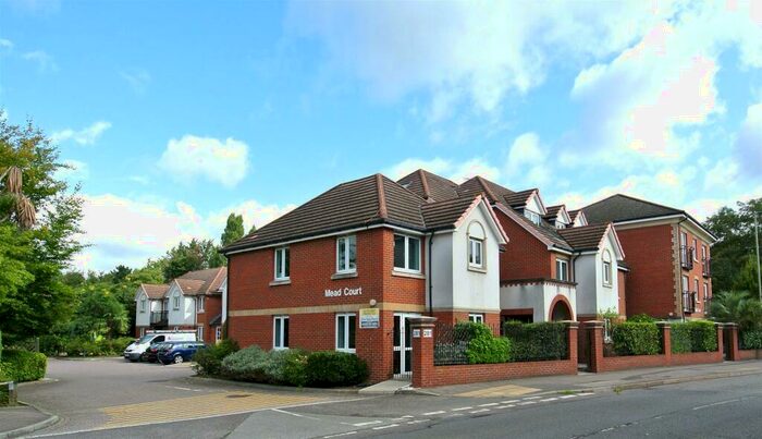 2 Bedroom Retirement Property To Rent In Addlestone, KT15