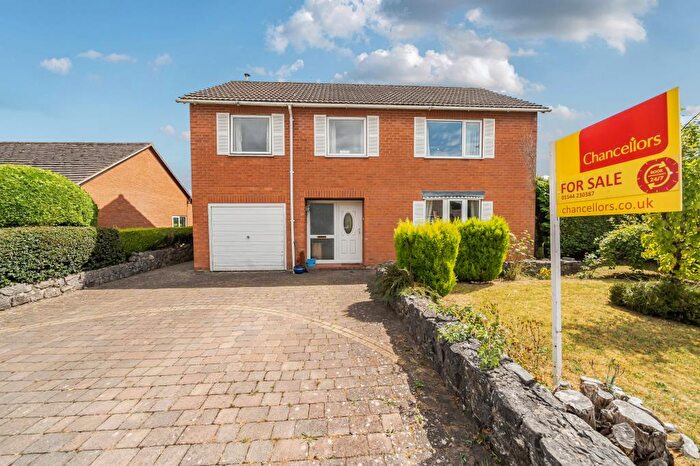 4 Bedroom Detached House For Sale In Kington, Herefordshire, HR5