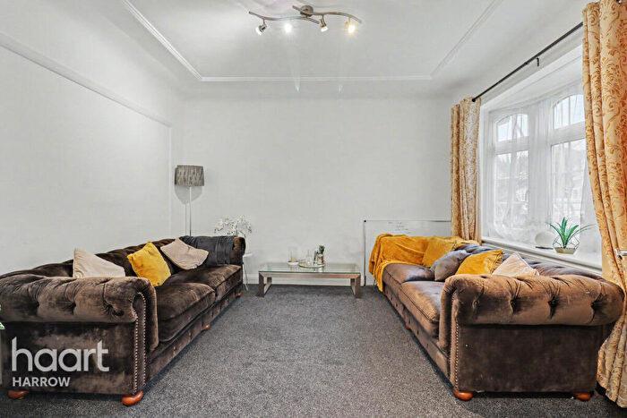 4 Bedroom Detached House For Sale In Grange Avenue, Stanmore, HA7