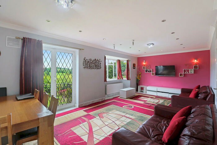 4 Bedroom Detached House To Rent In Westfield Avenue, South Croydon, CR2