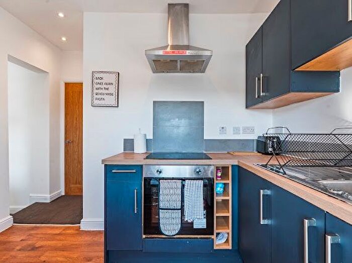 2 Bedroom Flat To Rent In Nottingham, NG7