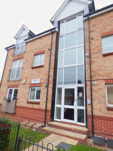 2 Bedroom Flat To Rent In Southend Road, Stanford-le-Hope, SS17
