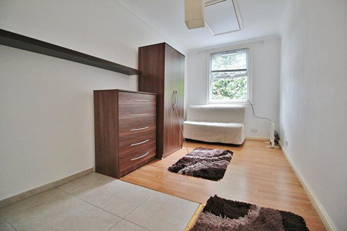 Studio To Rent In Fordwych Road, Cricklewood, NW2