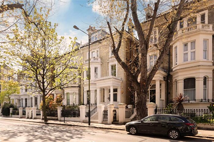 3 Bedroom Flat For Sale In Redcliffe Gardens, Chelsea, SW10