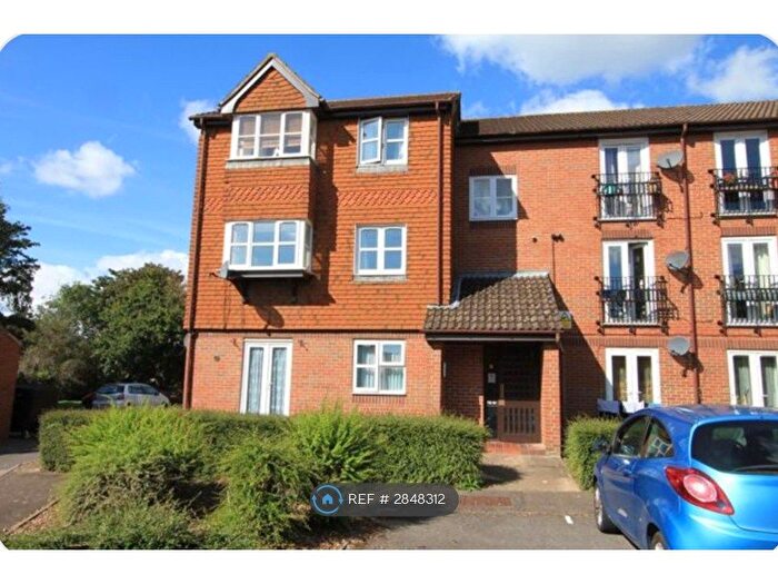 1 Bedroom Flat To Rent In Knowles Close, West Drayton, UB7