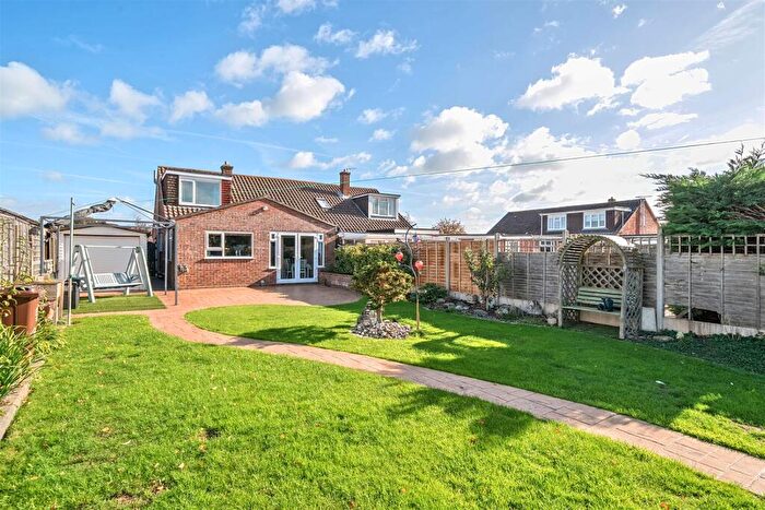 4 Bedroom Bungalow For Sale In Cavanna Close, Gosport, PO13