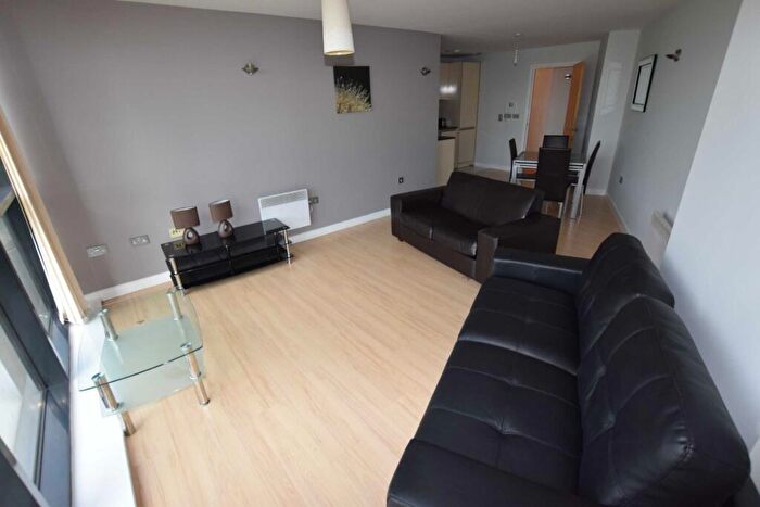 3 Bedroom Flat To Rent In Tempus Tower, Mirabel Street, City Centre, Manchester, M3