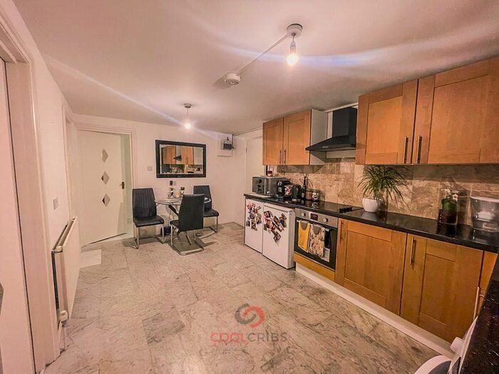 2 Bedroom Flat To Rent In Caledonian Road, London, N1