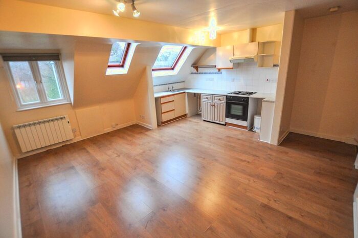 2 Bedroom Flat To Rent In Park Way, West Moors, Ferndown, BH22