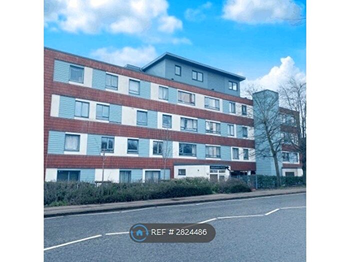 2 Bedroom Flat To Rent In Queensway, Milton Keynes, MK2