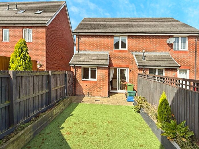 3 Bedroom Semi-detached House For Sale In Clipson Crest, Barton-Upon-Humber, Lincolnshire, DN18