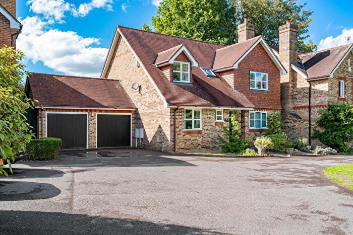 4 Bedroom Detached House For Sale In Childerstone Close, Liphook, Hampshire, GU30