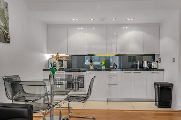 1 Bedroom Flat To Rent In Times Square, London, E1