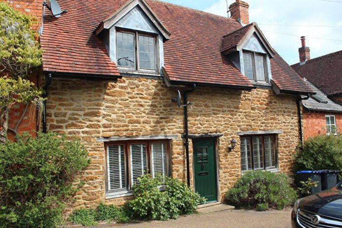 2 Bedroom Cottage To Rent In School Lane, Badby, NN11