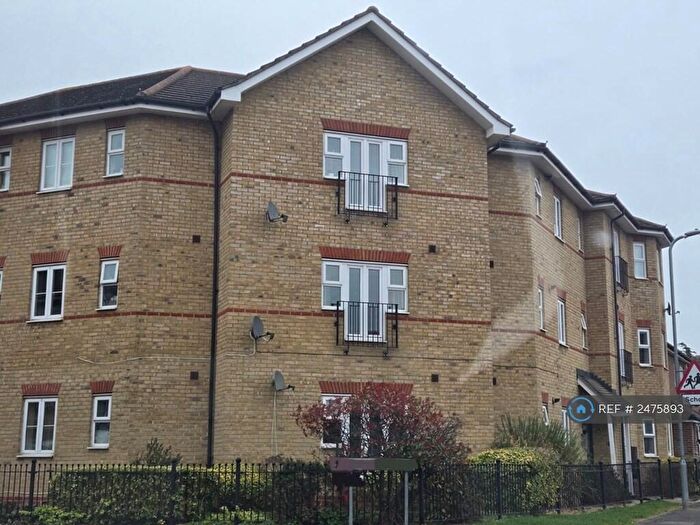 2 Bedroom Flat To Rent In Bickleigh Court, Romford, RM3