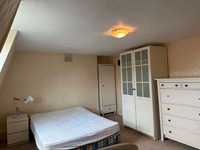 1 Bedroom Terraced House To Rent In Kennington, London, SE11