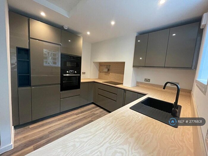 2 Bedroom Flat To Rent In Richmond Road, Exeter, EX4