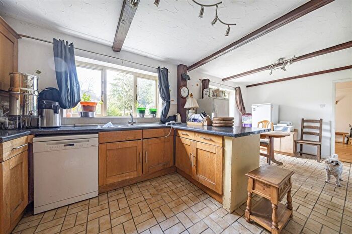 5 Bedroom Detached House For Sale In Blackhouse Road, Colgate, RH13