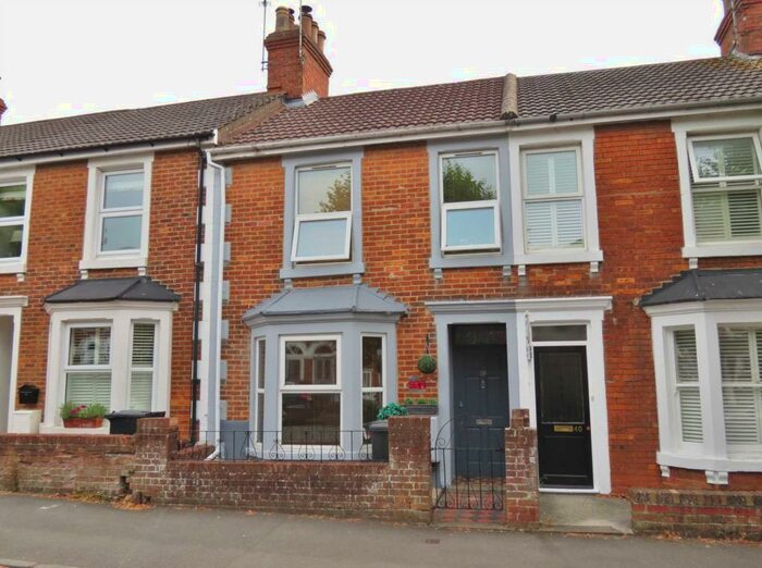 3 Bedroom Terraced House To Rent In Avenue Road, Swindon, SN1