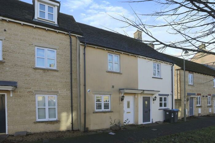 2 Bedroom House To Rent In Elmhurst Way, Carterton, OX18