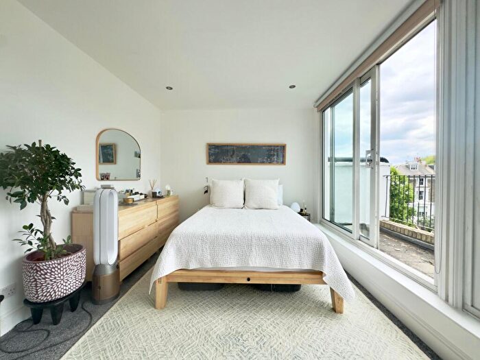 2 Bedroom Duplex To Rent In Rosslyn Hill, Hampstead, NW3