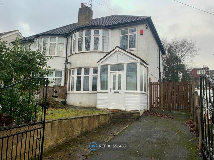 3 Bedroom Semi-Detached House To Rent In Scott Hall Road, Leeds, LS17