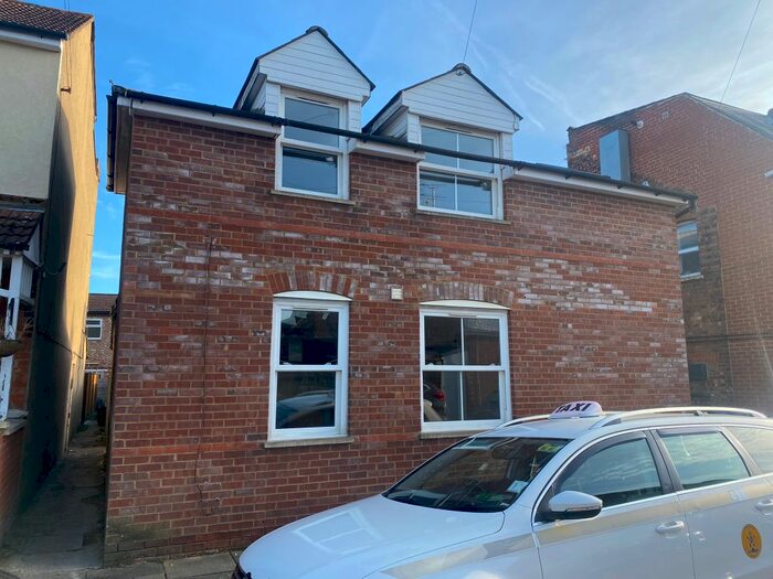 2 Bedroom Detached House To Rent In Laurel Road, St Albans, AL1