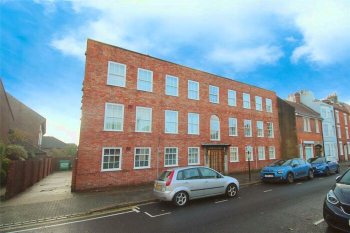 2 Bedroom Flat To Rent In Penny Street, Portsmouth, Hampshire, PO1