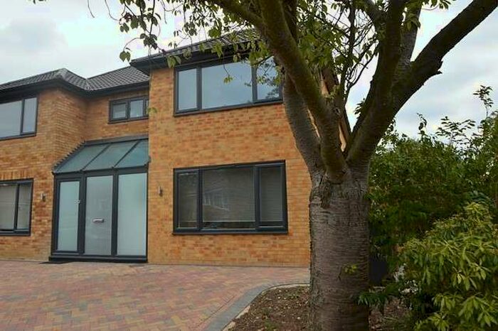 1 Bedroom Studio Flat To Rent In 1 Bedroom Ground Floor Studio In Guildford, GU1