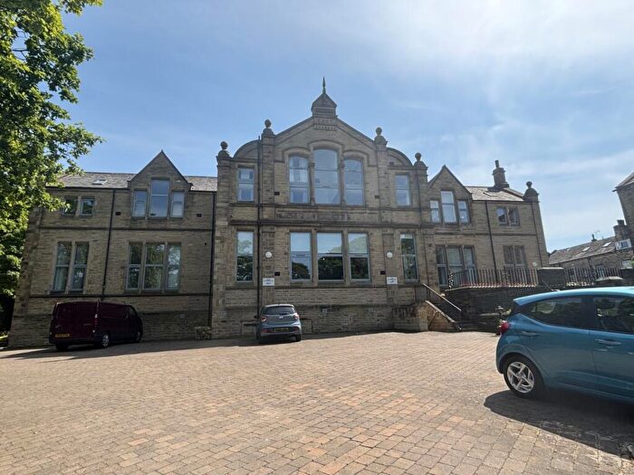 2 Bedroom House For Sale In Chrisharben Court, Green End, Clayton, Bradford, BD14