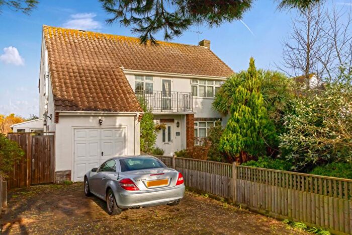 3 Bedroom Detached House For Sale In Oval Waye, Ferring, Worthing, BN12