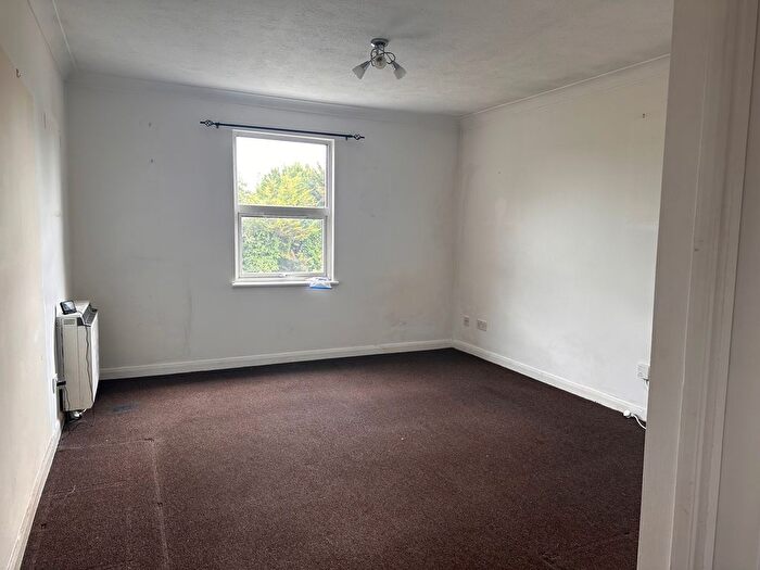 Studio To Rent In Baldry Gardens, London, SW16