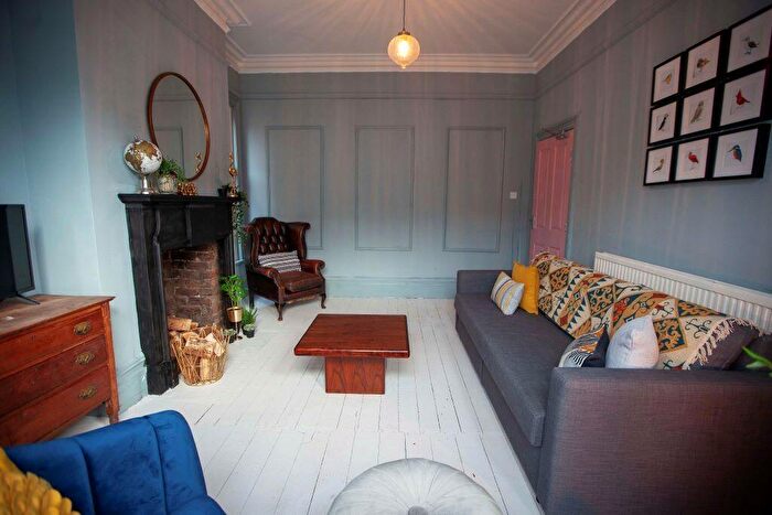 8 Bedroom Semi-Detached House To Rent In Lausanne Road, Manchester, Greater Manchester, M20