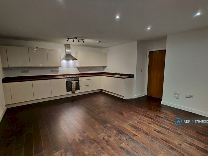 2 Bedroom Flat To Rent In Brickdale House, Stevenage, SG1