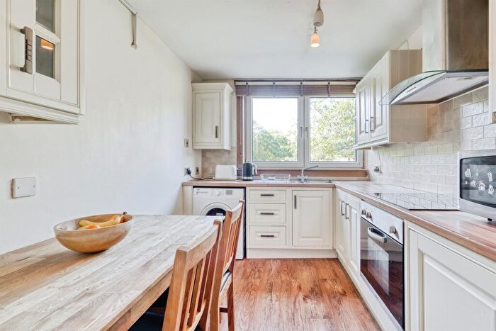 2 Bedroom Flat For Sale In Clarence Gardens, Hyndland, Glasgow, G11