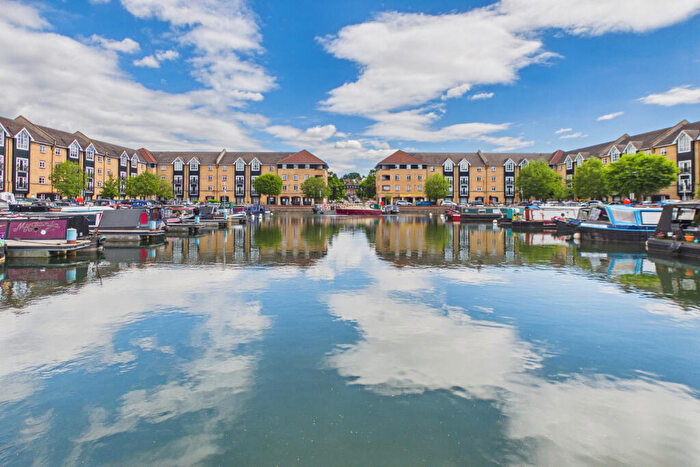 2 Bedroom Apartment For Sale In Stephenson Wharf, Hemel Hempstead, HP3