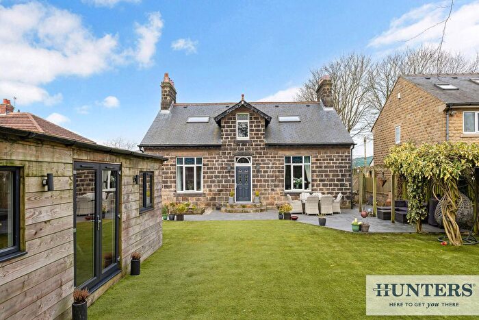 3 Bedroom Detached House For Sale In High Street, Yeadon, Leeds, LS19