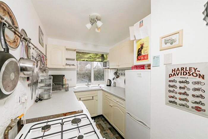 2 Bedroom Flat For Sale In Langdale Gardens, Earley, Reading, RG6