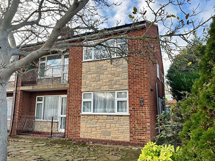 2 Bedroom Flat For Sale In Luton Avenue, Broadstairs, CT10