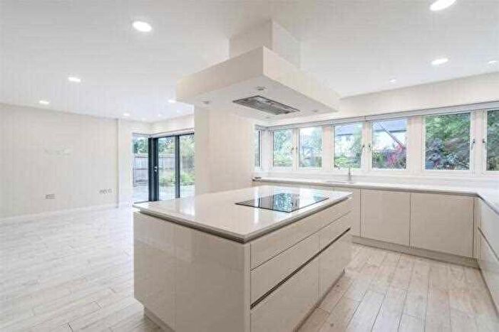 5 Bedroom Detached House To Rent In Alderbrook Road, Solihull, B91