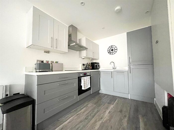 1 Bedroom Flat For Sale In Norwich Avenue West, Bournemouth, Dorset, BH2