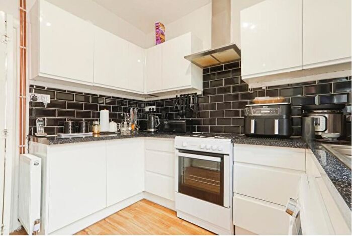 3 Bedroom Terraced House To Rent In Broughton Terrace, Leeds, LS9