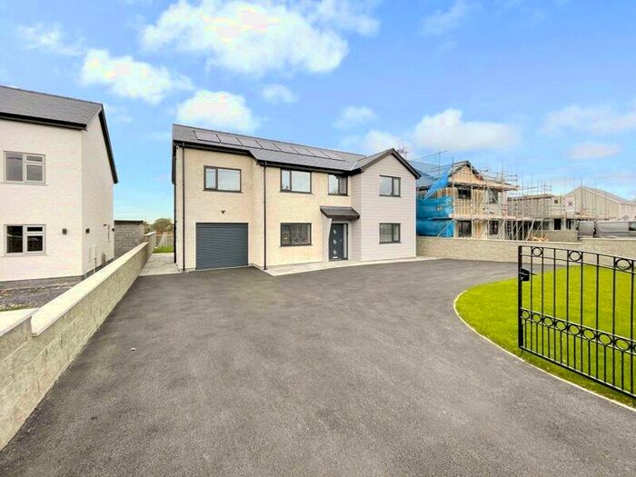 5 Bedroom Detached House For Sale In Bethel, Caernarfon, Gwynedd, LL55