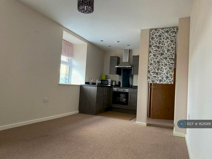 1 Bedroom Flat To Rent In Martins Mill, Halifax, HX1