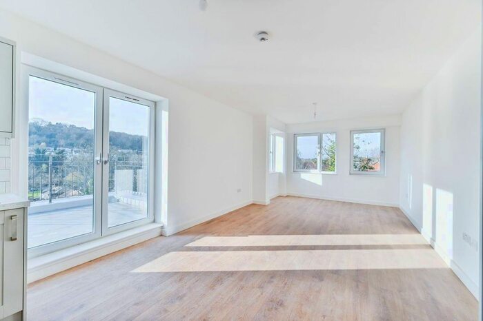 2 Bedroom Flat To Rent In St James Road, Croydon, Purley, CR8